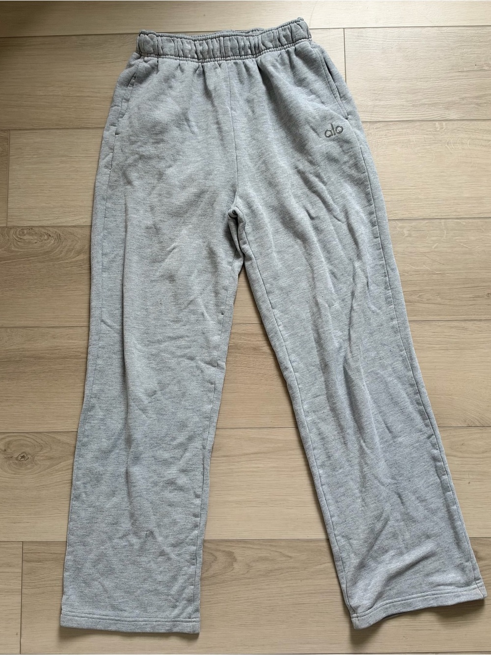 Alo Yoga Accolade Straight Leg Sweatpants Athletic Heather Grey - Size Small